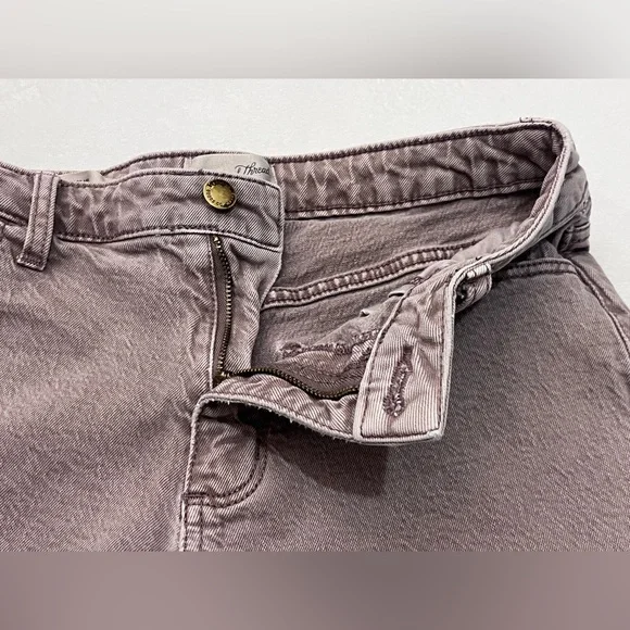 Universal Thread Women’s Distressed Frayed Vintage Midi Denim Mauve Shorts - Picture 10 of 16